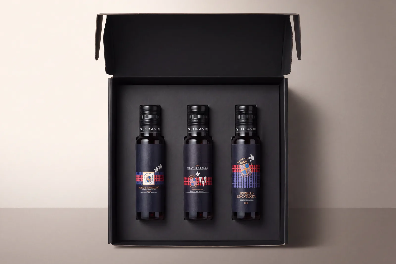 La box Donatella Cinelli Colombini con Rosso di Montalcino, Chianti Superiore e Brunello di Montalcino da 100 ml