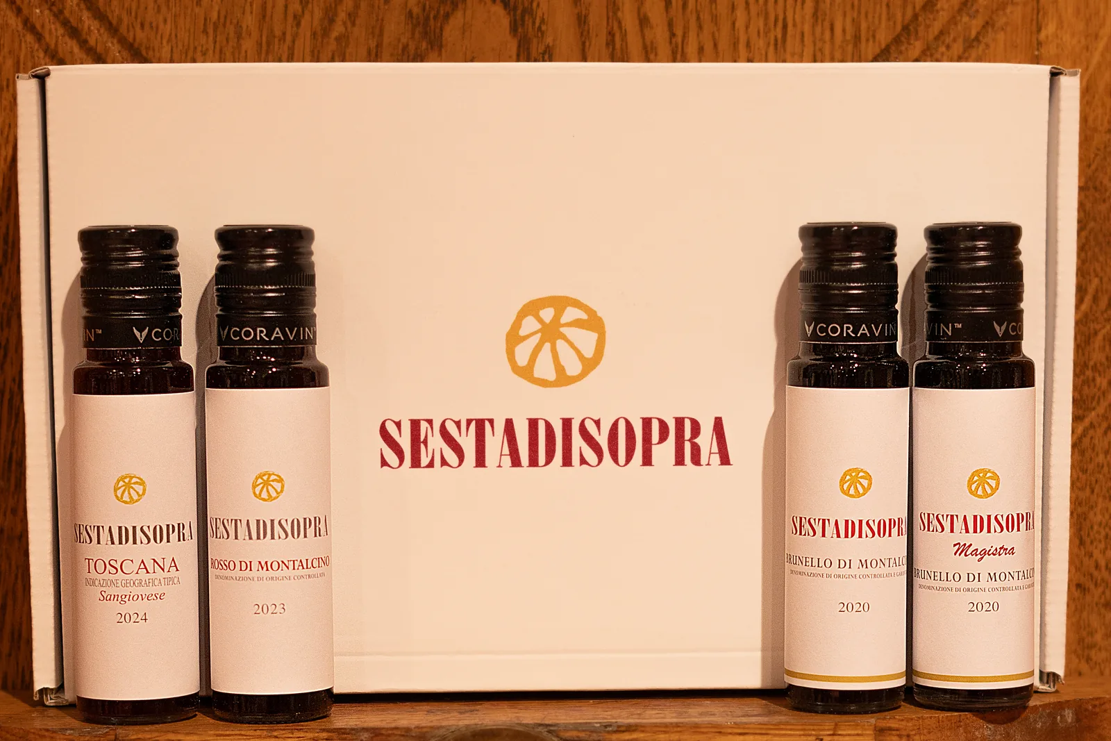 Il kit di degustazione Sesta di Sopra: Toscana, Rosso di Montalcino e due Brunello in formato da 100 ml